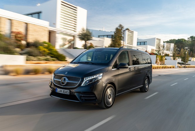 Mercedes-Benz V-Class mới có giá bán từ gần 2,6 tỷ đồng ở Việt Nam Mercedes-Benz V-Class mới có giá bán từ gần 2,6 tỷ đồng ở Việt Nam