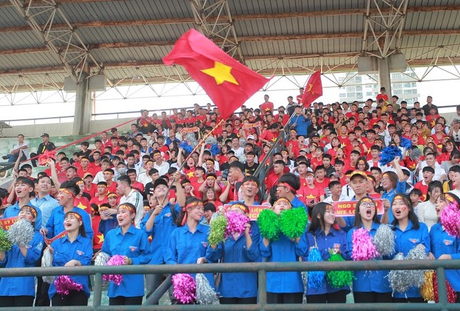 Mùa giải thành công rực rỡ của giải bóng đá học sinh Hà Nội Cup Number 1 Active Gần 5000 CĐV đến sân cổ vũ cho các cầu thủ trong trận chung kết