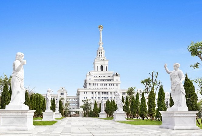 VinUni sẽ thay đổi tâm lý 'giỏi là phải du học' TS. Lê Mai Lan chia sẻ quyết tâm gây dựng một trường Đại học tinh hoa ngay tại Việt Nam và VinUni tin rằng sẽ dần thay đổi tâm lý “giỏi là phải du học”.