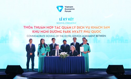 Bim Land và Hyatt ký kết thỏa thuận hợp tác ở diễn đàn cấp cao du lịch VN 2019 Bim Land và Hyatt ký kết thỏa thuận hợp tác ở diễn đàn cấp cao du lịch VN 2019