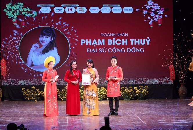 Đại sứ cộng đồng Phạm Bích Thuỷ đồng hành cùng Tết Ba Miền 2020 Đại sứ cộng đồng Phạm Bích Thuỷ đồng hành cùng Tết Ba Miền 2020