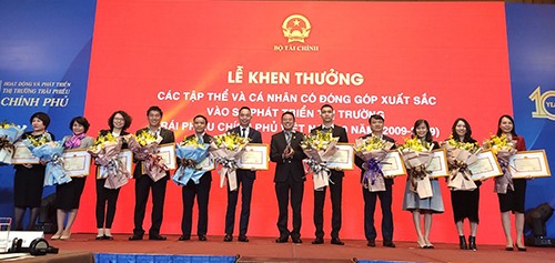 Phát triển thị trường thị trường trái phiếu chính phủ ‘xứng tầm’ Trao thưởng cho các tập thể và cá nhân có đóng góp vào sự phát triển của thị trường TPCP giai đoạn 2009 – 2019.