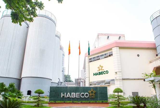 Habeco dừng bán bã bia tươi cho đối tác Theo Habeco, việc chuyển đổi công nghệ và dừng cung cấp sản phẩm bã bia tươi cũng nhằm đảm bảo môi trường tốt hơn