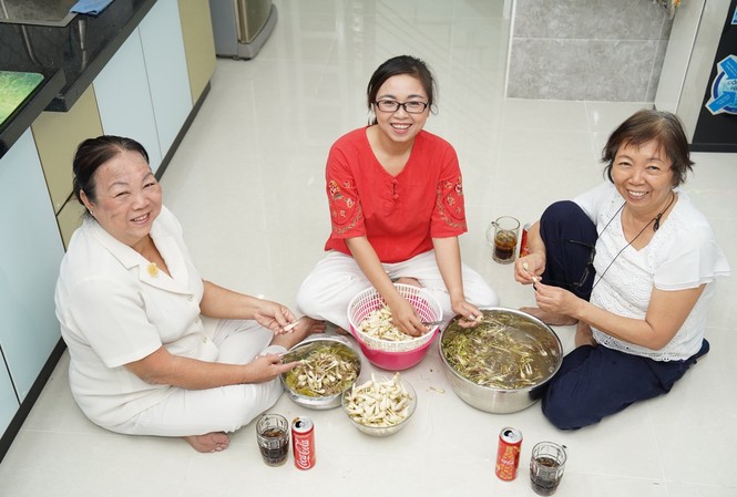 Từ thử thách ‘ảo’ đến kết nối đời thật, tết của mọi nhà có bao giờ xôm như thế? “Kết thân hàng xóm, cho Tết thêm xôm” không chỉ mang ý nghĩa kết nối những người hàng xóm mà kết nối nhà nhà cùng an vui đón Tết