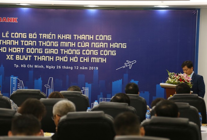 Vietbank triển khai thẻ vé thông minh cho xe buýt tại TP.HCM Ông Dương Nhất Nguyên - Phó Chủ tịch HĐQT Vietbank phát biểu tại buổi lễ