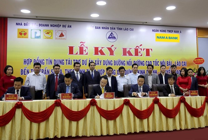 Cấp tín dụng dự án xây dựng đường nối đường cao tốc Nội Bài – Lào Cai Cùng với Nam A Bank, đơn vị thi công cho dự án trọng điểm này gồm liên doanh Tập đoàn đầu tư: Tập đoàn Phúc Lộc – Xây dựng miền Trung – Cường Thịnh Thi cùng Doanh nghiệp dự án (Công ty Cổ phần Đầu tư BOT Lào Cai – Sa Pa).