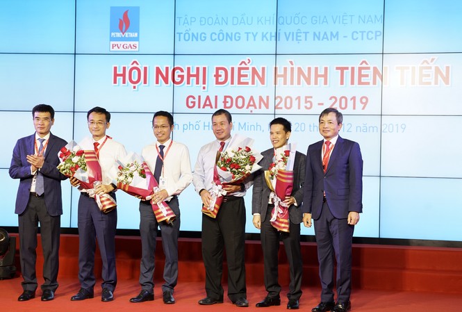 PV GAS tuyên dương các điển hình tiên tiến giai đoạn 2015 - 2019 Khen thưởng các tập thể xuất sắc giai đoạn 2015-2019
