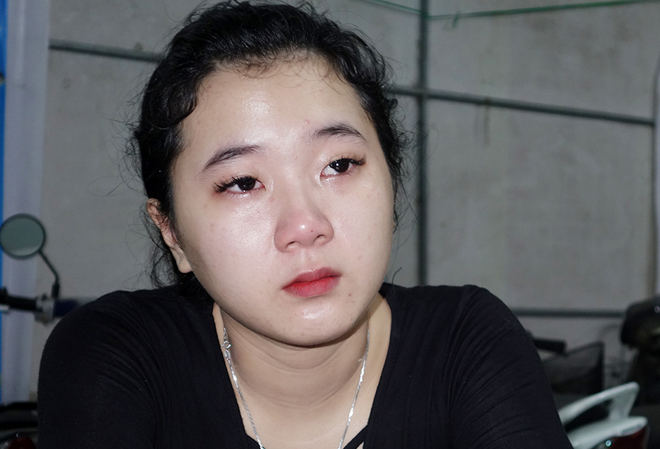 Nữ tiếp viên xinh đẹp đâm chết khách massage trong đêm Noel bị khởi tố Nữ tiếp viên tại cơ quan điều tra. Ảnh: Công an An Giang.