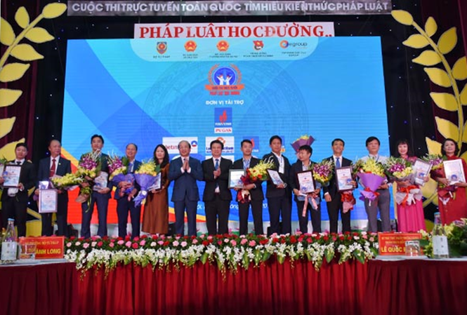 Công ty cổ phần PVI (PVI):Phát triển doanh nghiệp đa dạng, nhiều mặt PVI đồng hành cùng cuộc thi "Pháp luật học đường 2019".