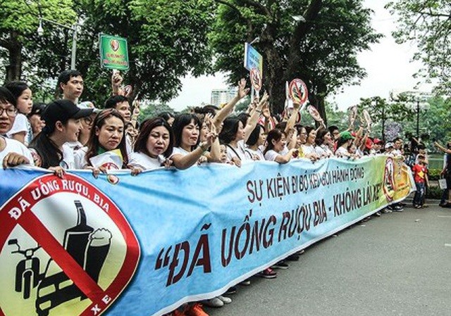 Phòng, chống tác hại rượu bia: Kêu gọi hành động vì người trẻ! Sống có trách nhiệm – uống rượu bia là không lái xe (Ảnh:anninhthudo.vn)