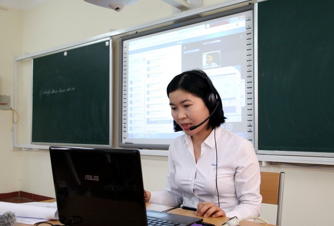 Bộ LĐ-TB&XH hướng dẫn học và thi với đào tạo nghề trực tuyến do dịch COVID-19 Trường Cao đẳng Cơ điện Hà Nội dạy học trực tuyến trong bối cảnh dịch COVID-19. Ảnh: XC.