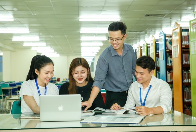 Học Cử nhân Quản trị kinh doanh quốc tế ngay tại Việt Nam: Xu hướng mới nhiều sức hút Chuẩn hóa nguồn nhân lực từ bậc đại học - yêu cầu bức thiết để đưa nền kinh tế Việt hội nhập
