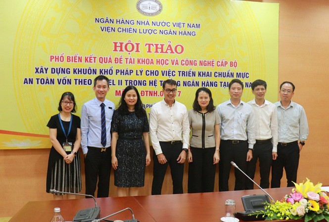 Hội thảo về triển khai chuẩn mực an toàn vốn theo Basel 2 trong hệ thống ngân hàng tại VN Chủ nhiệm đề tài cùng các đơn vị tham gia tại Hội thảo