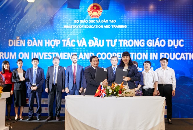 Đại học Nguyễn Tất Thành ký kết hợp tác với ICAEW Hiệu trưởng trường Đại học Nguyễn Tất Thành và đại diện ICAEW Việt Nam ký kết hợp tác tại “Diễn đàn hợp tác và đầu tư trong giáo dục” ngày 16/10