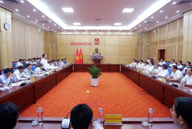 EVNNPC nỗ lực phát triển hạ tầng lưới điện tại Nghệ An lên tầm cao mới Buổi làm việc của EVNNPC với UBND tỉnh Nghệ An về tình hình cung cấp điện và triển khai các dự án ĐTXD trên địa bàn