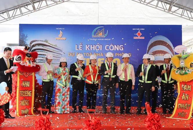 Khởi công dự án Tòa nhà Văn phòng FIDECO Quý lãnh đạo và quan khách thực hiện nghi thức khởi công Tòa nhà Văn phòng FIDECO tại số 28, Phùng Khắc Khoan, phường Đakao, quận 1.