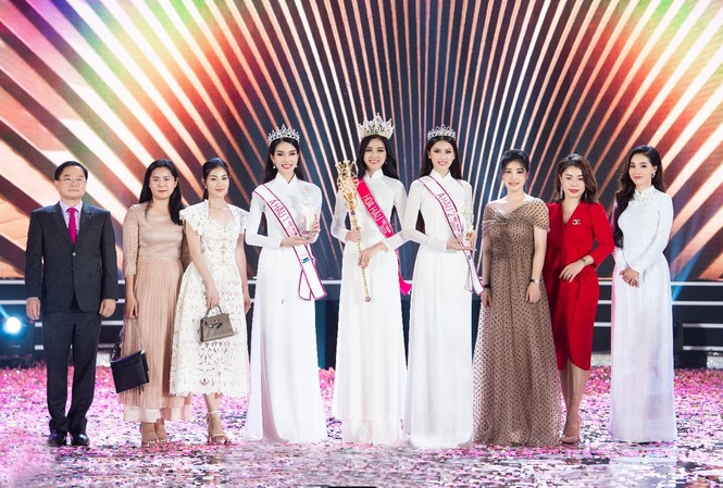 Hoa hậu Đỗ Thị Hà trở thành đại sứ thương hiệu của Sâm Ngọc Linh Kon Tum K5 Đại diện Sâm Ngọc Linh Kon Tum K5 chúc mừng hoa hậu Đỗ Thị Hà trong đêm đăng quang.