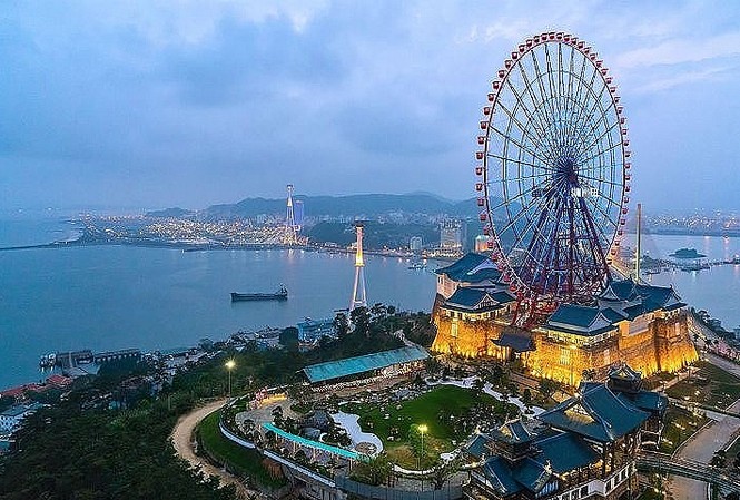 Bài 2: Quảng Ninh hướng tới 3 triệu khách du lịch trong quý IV năm 2020 Quảng Ninh triển khai nhiều loại hình hấp dẫn, phấn đấu đạt 3 triệu khách du lịch trong quý IV năm 2020