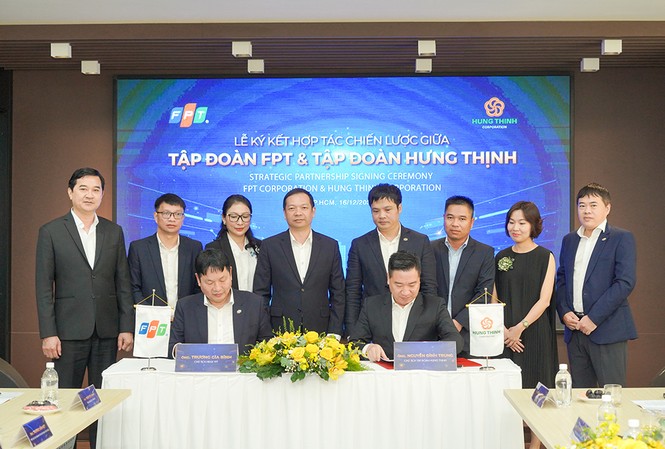 Tập đoàn Hưng Thịnh ký kết hợp tác chiến lược cùng Tập đoàn FPT Ông Trương Gia Bình - Chủ tịch Tập đoàn FPT và ông Nguyễn Đình Trung - Chủ tịch Tập đoàn Hưng Thịnh thực hiện nghi thức ký kết hợp tác trước sự chứng kiến của đại diện hai tập đoàn