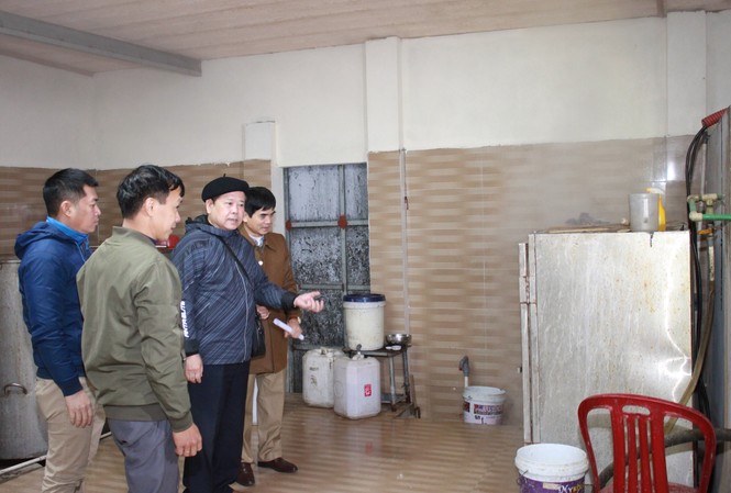Nâng cao nhận thức cho các hộ sản xuất rượu thủ công Nâng cao nhận thức cho các hộ sản xuất rượu thủ công