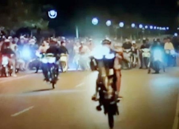 Quái xế dàn hàng ‘đại náo’ đường phố Bình Dương giữa mùa dịch Quái xế dàn hàng ‘đại náo’ đường phố Bình Dương giữa mùa dịch