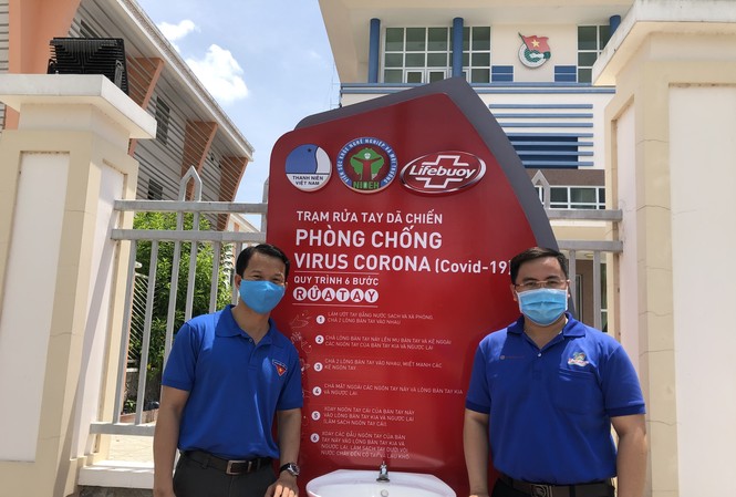 Bến Tre lắp trạm rửa tay dã chiến phòng dịch COVID - 19 Bến Tre lắp trạm rửa tay dã chiến phòng dịch COVID - 19