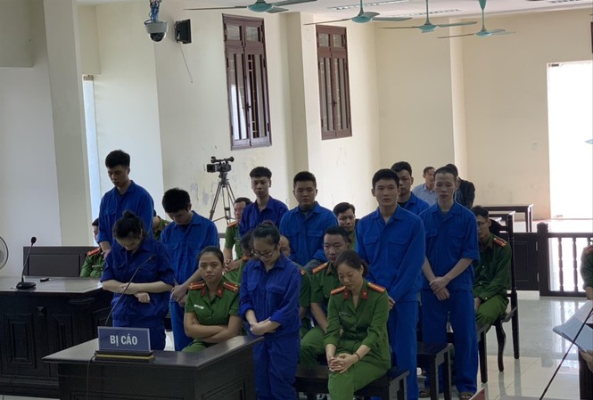Vụ 'ma túy đêm tân hôn': Vi phạm tố tụng nghiêm trọng, Tòa vẫn tuyên? Quang cảnh phiên toà