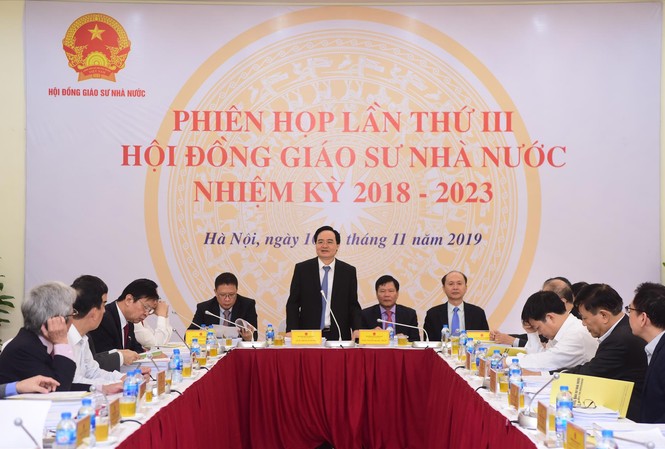 Kết quả xét công nhận GS,PGS 2019: Nhiều nhà khoa học trẻ thấy bất ngờ Phiên họp cuối cùng của Hội đồng GSNN để xét công nhận GS, PGS năm 2019