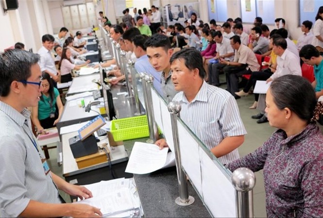 Doanh nghiệp giữa rừng thủ tục: Loay hoay tự vệ Doanh nghiệp vẫn vướng nhiều rào cản trong hoạt động. (Trong ảnh, đại diện các DN chờ làm thủ tục đăng ký kinh doanh)Ảnh: minh họa