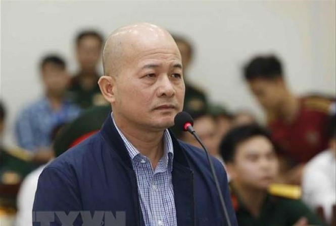 'Út trọc' bị đề nghị truy tố về hành vi lừa đảo Ông Đinh Ngọc Hệ trong một lần hầu tòaẢnh: TTXVN