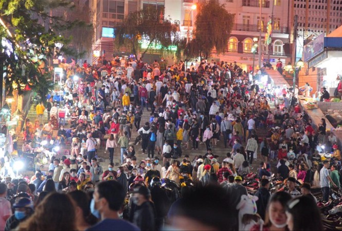 Không mở cửa du lịch bằng mọi giá Đà Lạt là một trong những điểm đông khách dịp 30/4Ảnh: KIM ANH