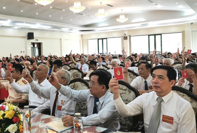 Bầu trực tiếp bí thư Tỉnh ủy tại Đại hội: Bước đột phá dân chủ trong Đảng Đại hội Đảng bộ phường Bạch Đằng, TP Hạ Long được 100% đại biểu biểu quyết đồng ý với mục tiêu, chỉ tiêu cần đạt được trong nhiệm kỳ 2020-2025