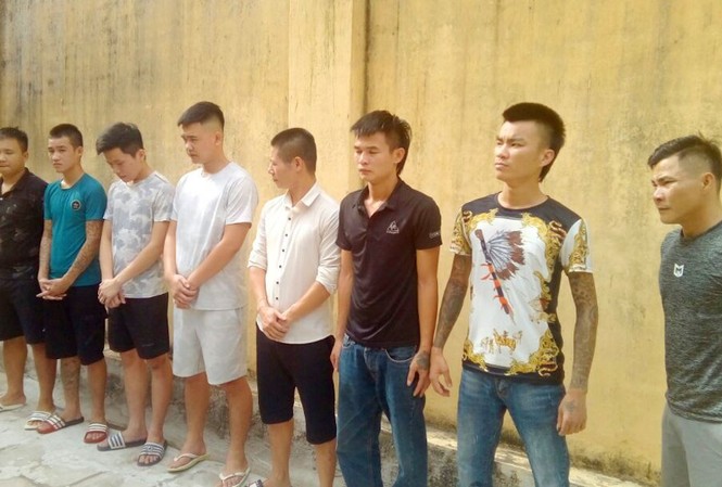 Nhóm đối tượng chuyên bảo kê tài xế taxi, thương lái ở Sầm Sơn sa lưới Các đối tượng bị bắt giữ. Ảnh: Công an Thanh Hóa