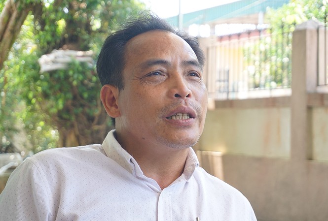 Thanh Hóa hủy mẫu đơn 'tự nguyện không nhận tiền hỗ trợ' Ông Lê Công Ngân, Trưởng thôn Hạnh Phúc thừa nhận đã vận động các hộ cận nghèo ký đơn không nhận hỗ trợ. Ảnh: Vnexpress