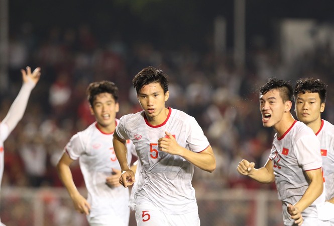 VIDEO: Văn Hậu lập cú đúp cho U22 Việt Nam ở chung kết VIDEO: Văn Hậu lập cú đúp cho U22 Việt Nam ở chung kết