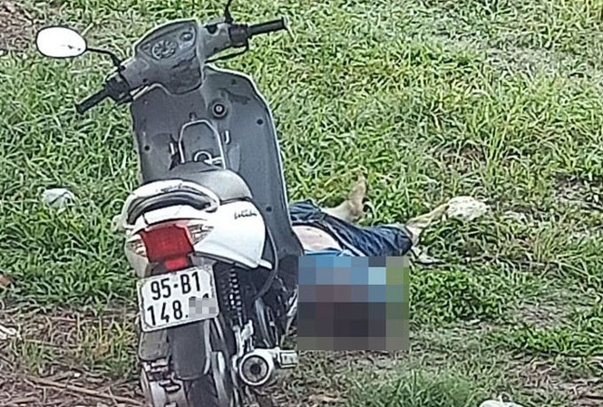Nam thanh niên chết bất thường với nhiều vết máu trên mặt Hiện trường nơi phát hiện thi thể nam thanh niên