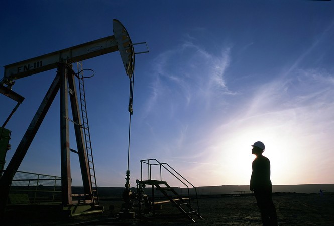 Giá dầu thế giới tăng do căng thẳng Iran-Mỹ Giá dầu Brent tăng 10% do lo ngại căng thẳng Mỹ-Iran. Ảnh: hacked.com