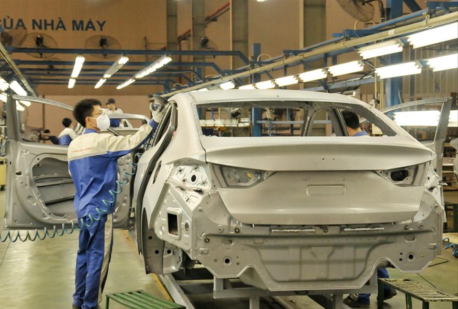 Ô tô lắp ráp ở Việt Nam phải nhập 80% linh kiện Dây chuyền lắp ráp ô tô du lịch ở Ninh Bình
Ảnh: Tuấn Nguyễn