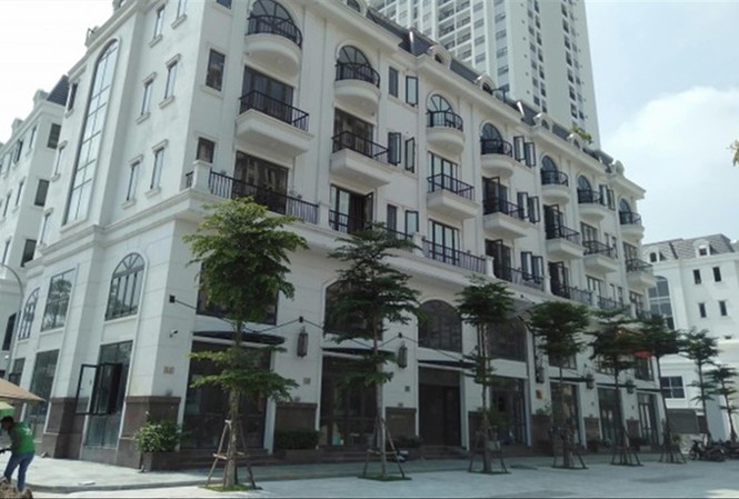 Tràn lan công trình hợp khối lách luật Công trình hợp khối, thay đổi công năng từ 7 căn liền kề tại Sài Đồng, Long Biên