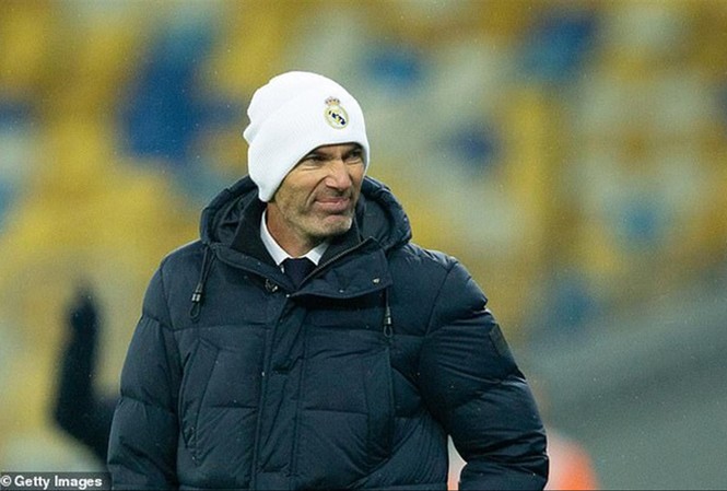 Champions League: Real Madrid 'ngàn cân treo sợi tóc' HLV Zidane khẳng định không từ chức dù đối mặt nguy cơ không đưa được Real Madrid vượt qua vòng bảng