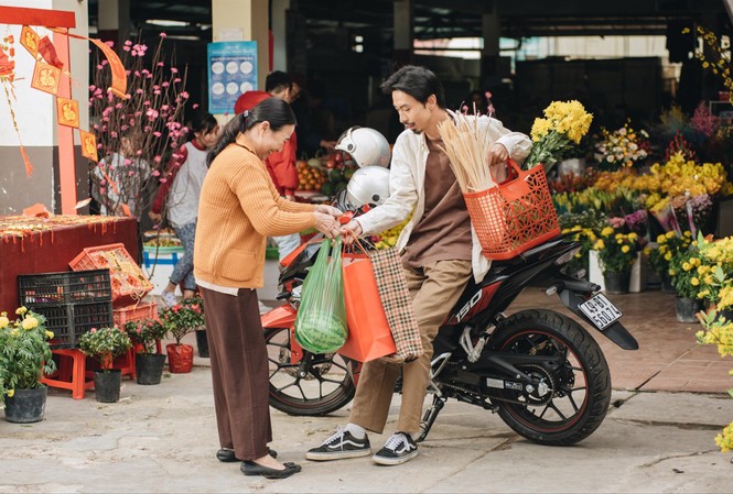 Trên đường đua MV quảng cáo Xe máy mới là nhân vật chủ đạo trong MV của Đen Vâu và Justa Tee