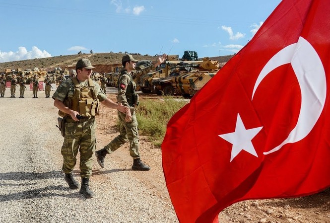 Thổ Nhĩ Kỳ tấn công Syria, Mỹ tuyên bố ‘sẽ phải trả giá đắt’ Các sỹ quan Thổ Nhĩ Kỳ tham gia vào chiến dịch tấn công Syria sẽ bị Mỹ trừng phạt.