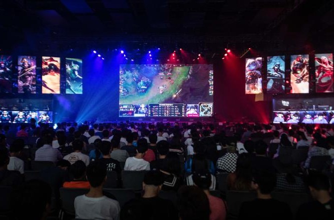 Trung Quốc sắp áp đặt lệnh giới nghiêm cho chơi game online Các diễn đàn game online của Trung Quốc sẽ bị quản lý chặt trong thời gian tới.