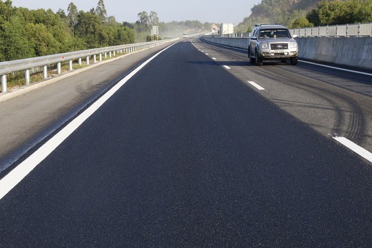 VEC chính thức lên tiếng về ‘bán thầu’ tại cao tốc Đà Nẵng–Quảng Ngãi Mặt đường cao tốc Đà Nẵng - Quảng Ngãi sau sửa chữa.