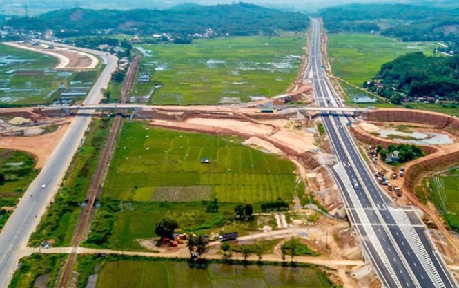 Nút giao cao tốc Đà Nẵng – Quảng Ngãi lún do... đang chờ lún Nút giao Dung Quất trên tuyến cao tốc Đà Nẵng - Quảng Ngãi còn phải chờ lún tới tháng 6/2019.