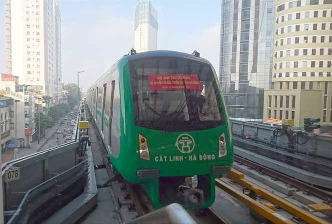 Tổng thầu Trung Quốc nói cuối năm đường sắt Cát Linh – Hà Đông chạy thương mại Đường sắt Cát Linh - Hà Đông vẫn chưa hẹn ngày về đích.