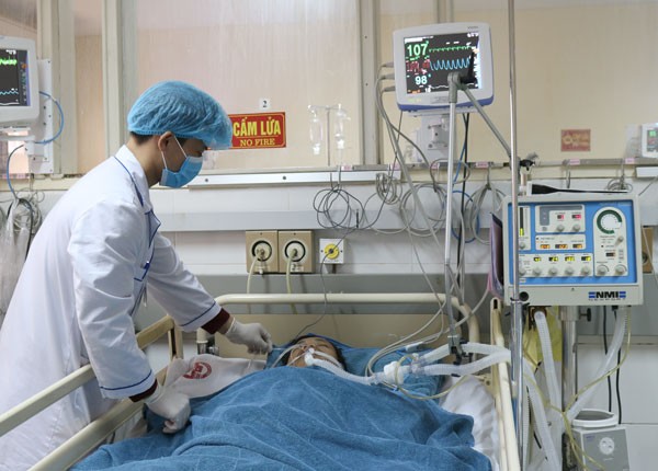Nắng nóng khủng khiếp, người bị đột quỵ não nhập viện tăng kỷ lục Khoa Cấp cứu – BV Bạch Mai cho biết những ngày nắng nóng này, bệnh nhân đột quỵ có gia tăng hơn. Ảnh minh hoạ: Internet