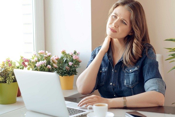 Thoái hóa cột sống cổ: Căn bệnh 'sát thủ' với dân văn phòng Ảnh minh họa: Internet