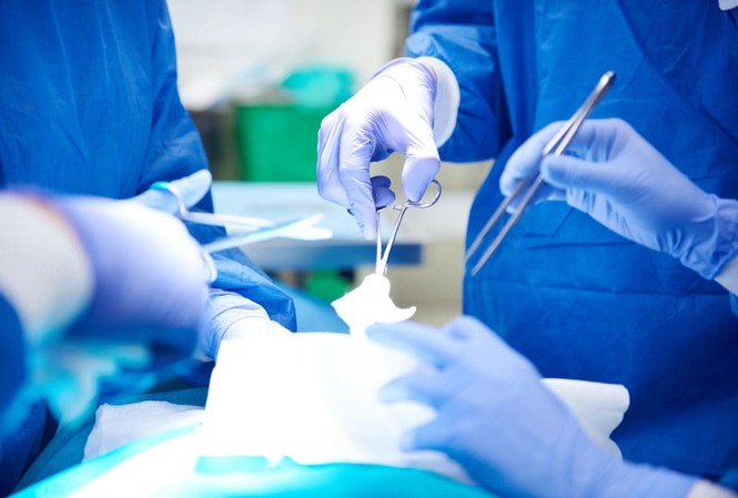 Bé gái Hà Nội 'nghiện' ăn tóc và khối u khủng bằng quả bưởi trong dạ dày Ảnh minh họa: Internet