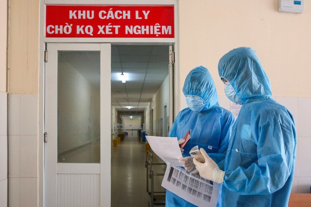 Một bệnh nhân mắc COVID-19 kèm nhiều bệnh nền rất nặng được công bố khỏi bệnh Một bệnh nhân mắc COVID-19 kèm nhiều bệnh nền rất nặng được công bố khỏi bệnh